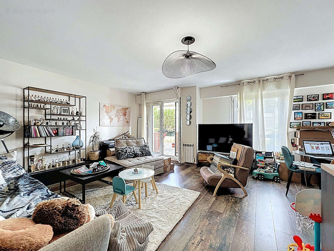 Appartement à SURESNES