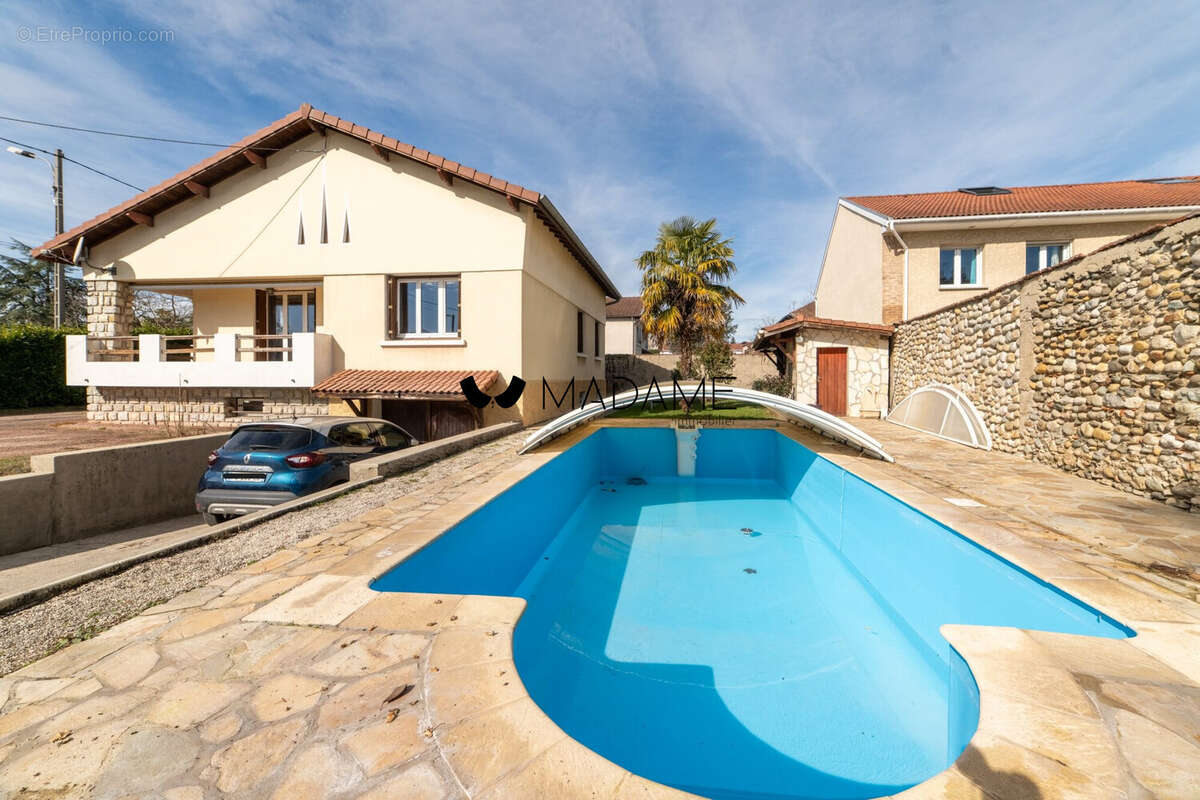 Piscine - Maison à RIVES