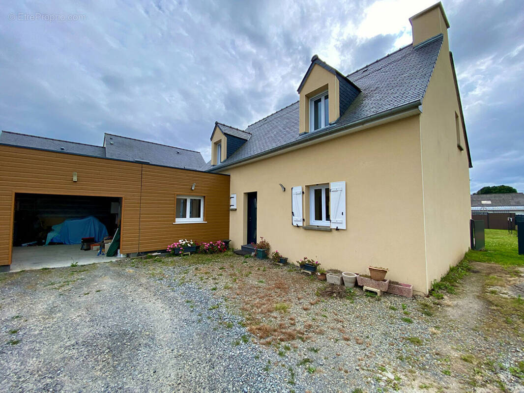 Maison à MINIAC-MORVAN