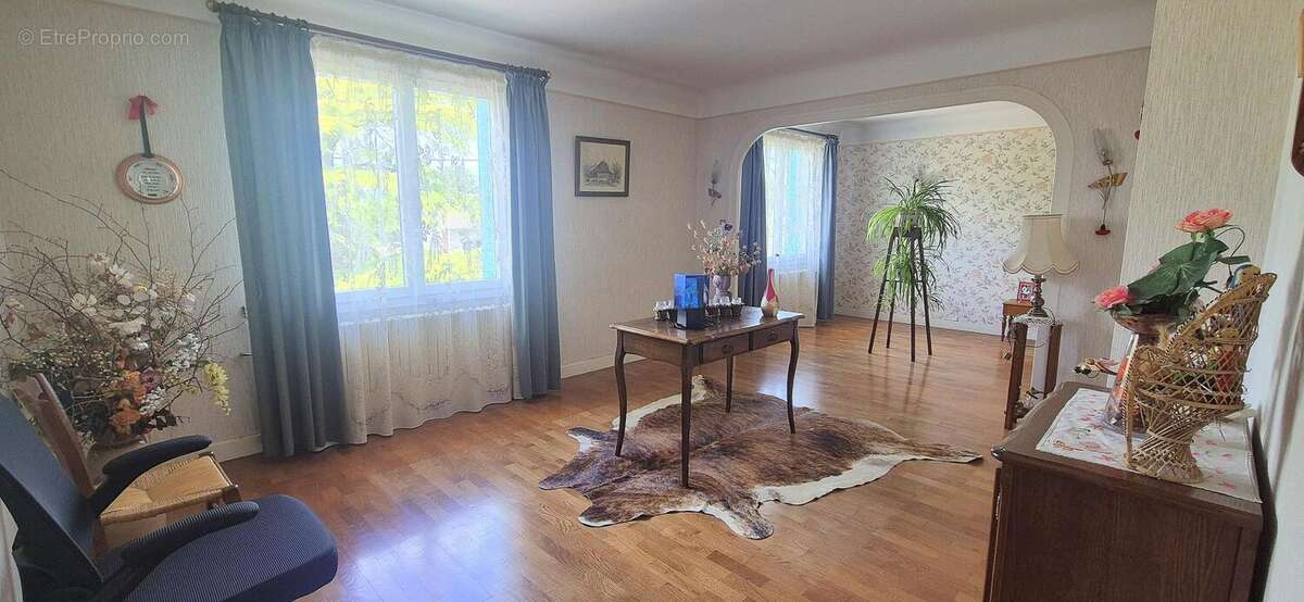 Maison 100 m² à Varennes-Saint-Sauveur  - photo 5
