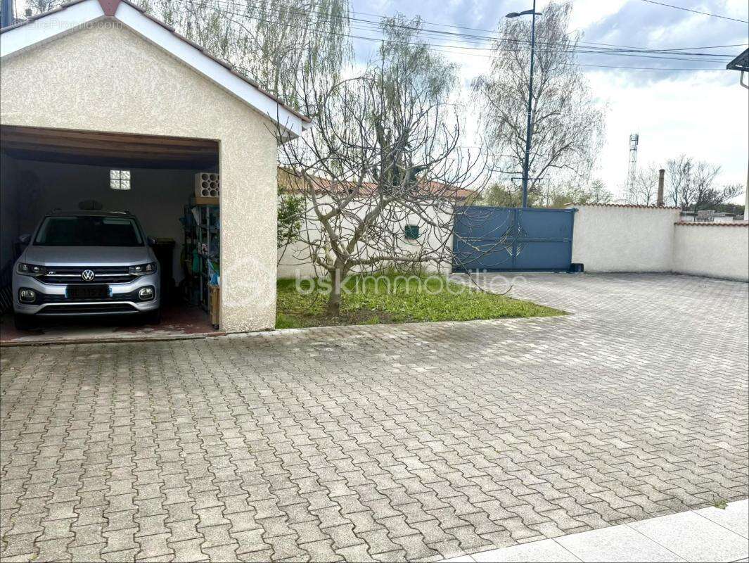 Maison à LE COTEAU