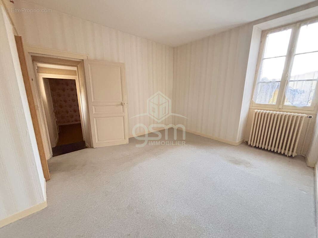 Maison à SAINTE-MAURE-DE-TOURAINE