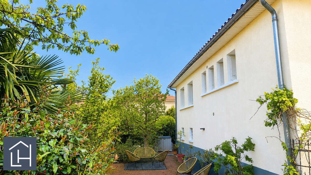 Maison à CHARBONNIERES-LES-BAINS