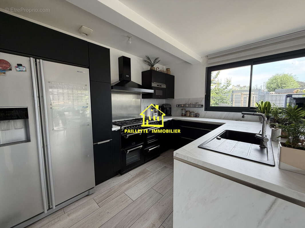 Maison 135 m² à Saint-Romain-De-Colbosc  - photo 4
