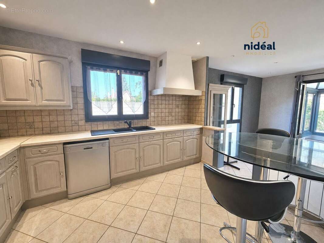 Maison 108 m² à Amfreville-Sur-Iton  - photo 6