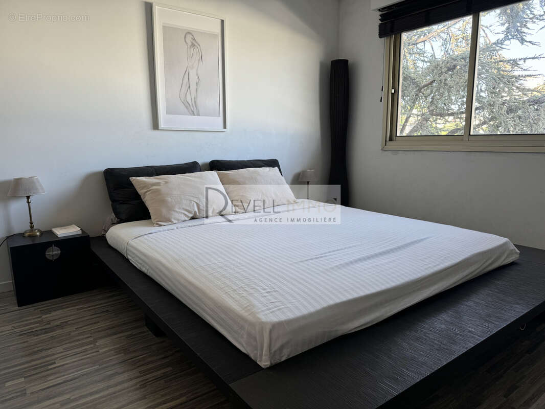 Appartement à SAINT-LAURENT-DU-VAR
