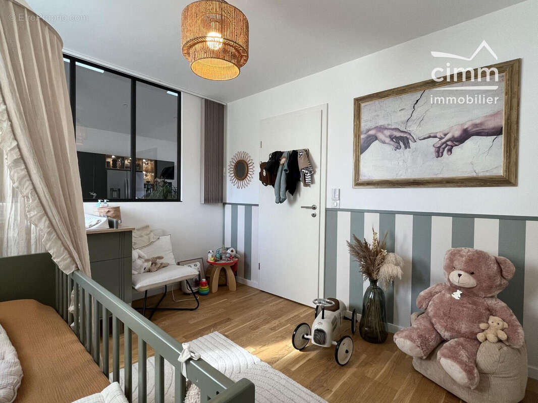 Appartement 139 m² à Challes-Les-Eaux  - photo 9