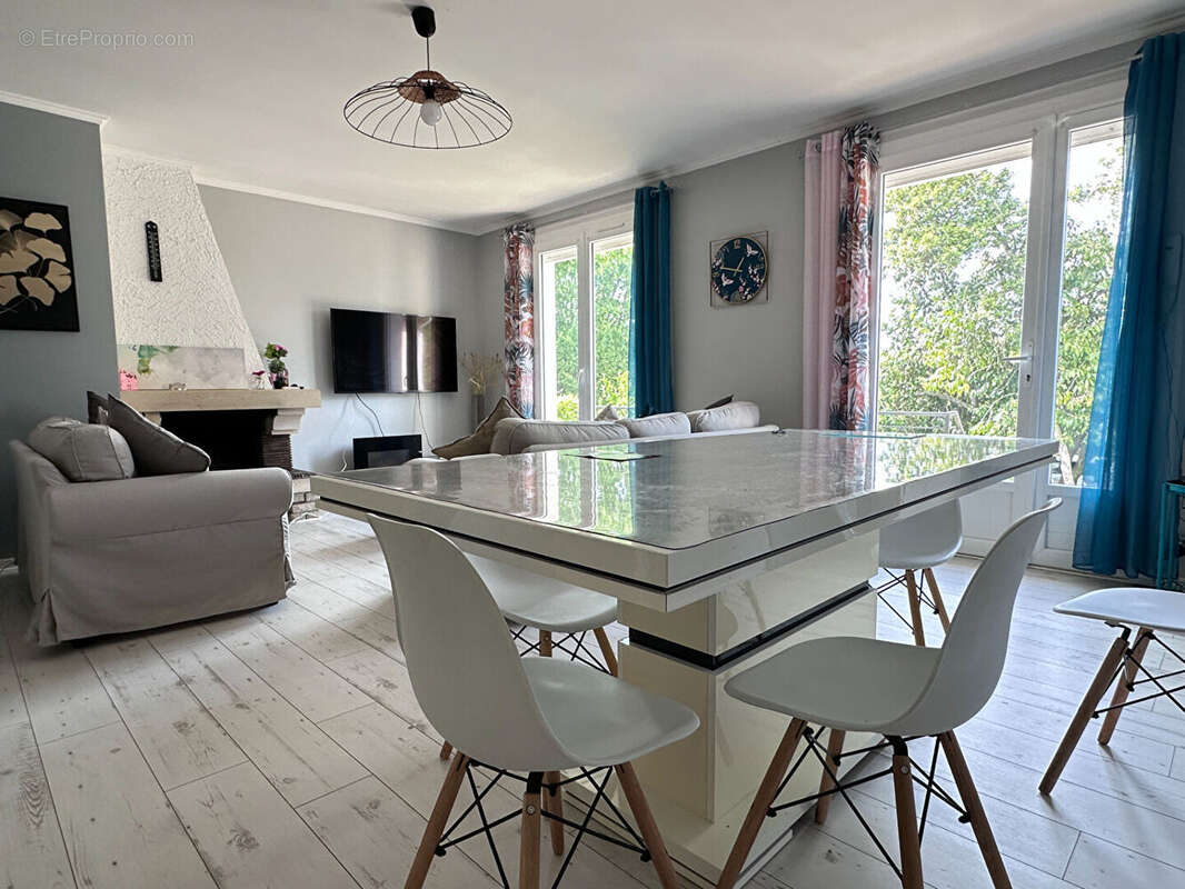 Immeuble de rapport ou maison familiale 240 m2 - 4 logements à La Couronne - photo 2