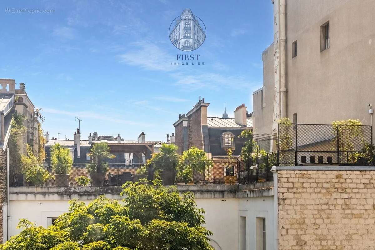 Appartement à PARIS-16E