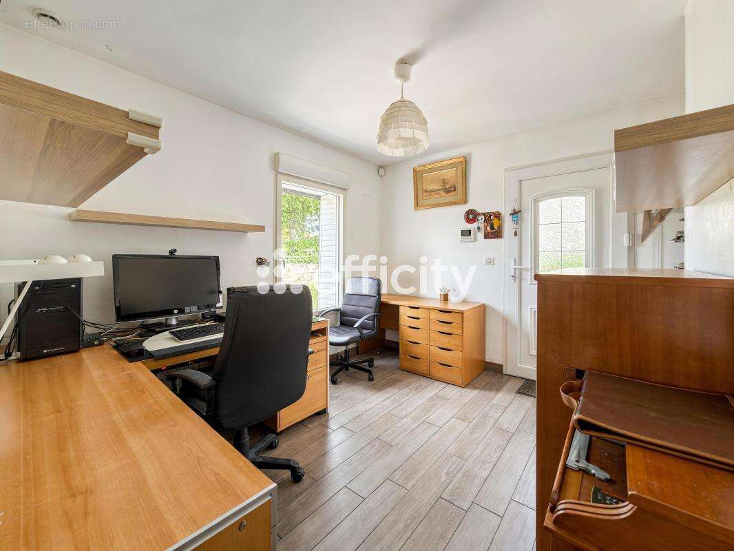 Maison 149 m² à Saint-Regle  - photo 10