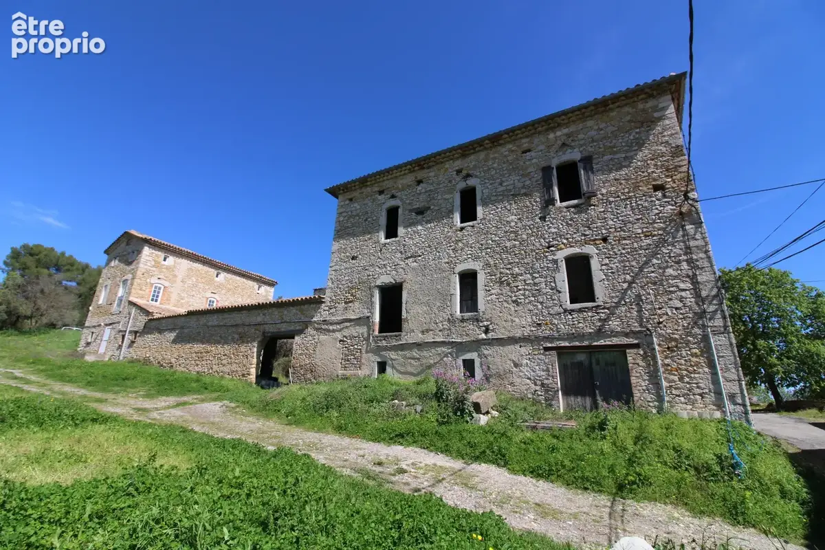 Mas de 2500 m2 sur 26 hectares. - photo 22