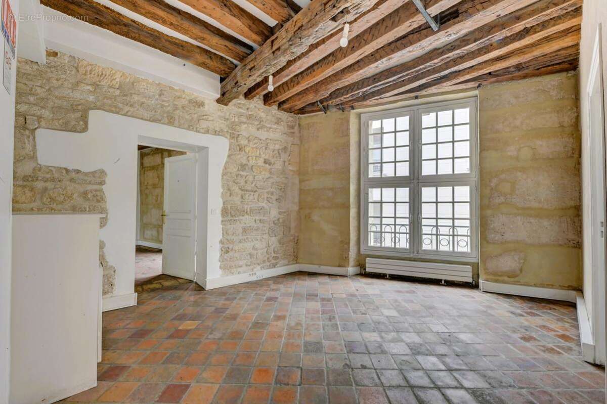 Maison à PARIS-4E