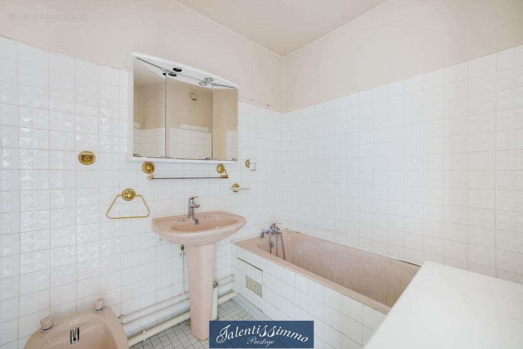 Daumesnil 4p + balcon + cave + parking - etage eleve ascenseur - photo 10