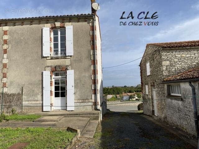 Maison à SAINT-PIERRE-LE-VIEUX