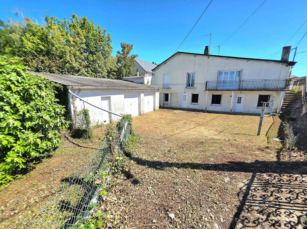 Maison à MONTLOUIS-SUR-LOIRE