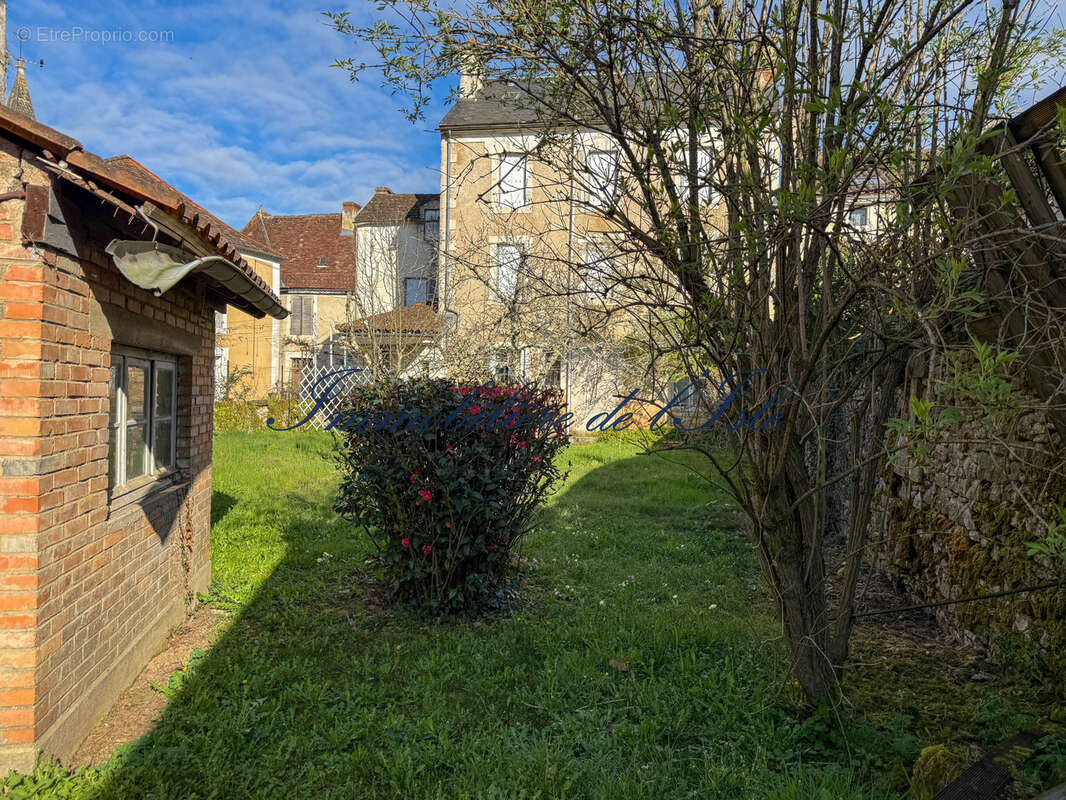 Appartement à CUBJAC