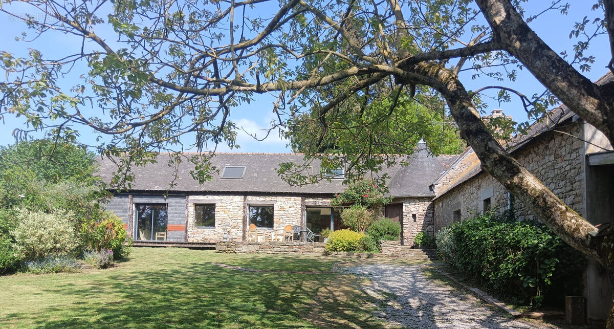 Maison à CLEGUEREC