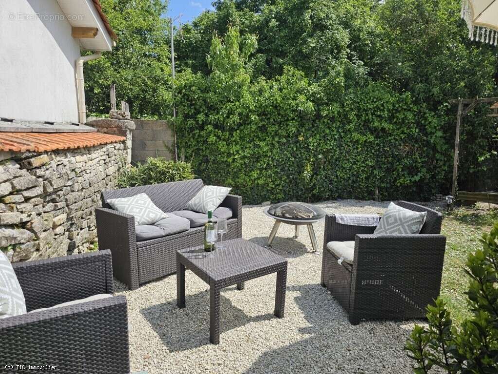 Maison à VILLEFAGNAN