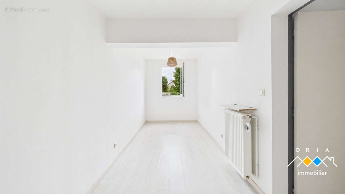 JOLIVET - Immeuble de 612 m2 sur terrain de 1303 m2 - photo 8