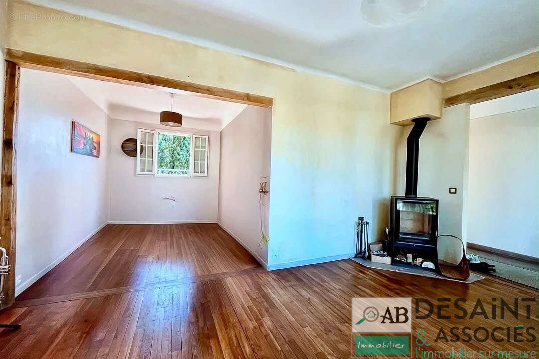 Maison individuelle de 160 m2 avec sous sol, 5 chambres. Terrain de 1000 m2 - photo 4