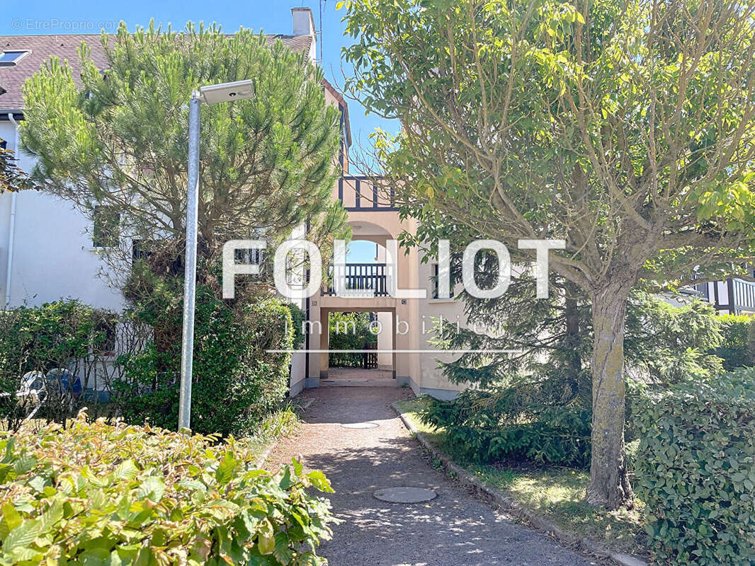 Appartement à VARAVILLE