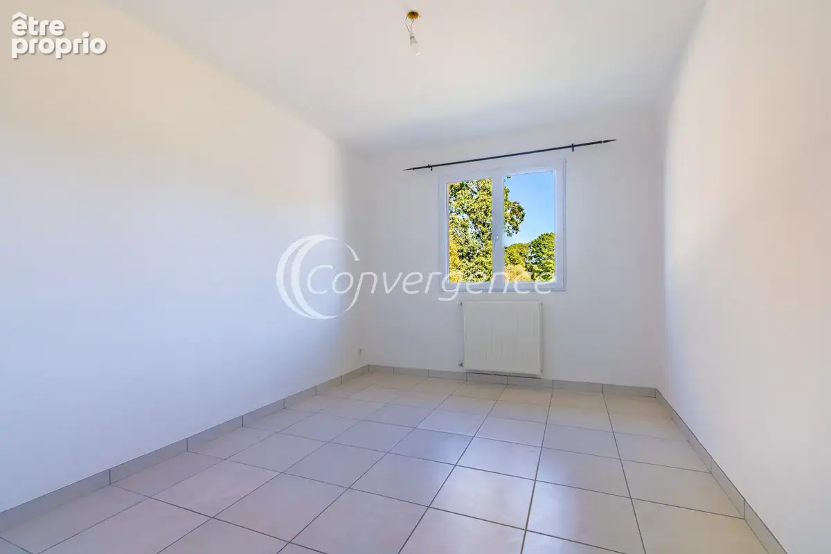 Maison contemporaine avec piscine -165 m2 - 6 chambres. - photo 8