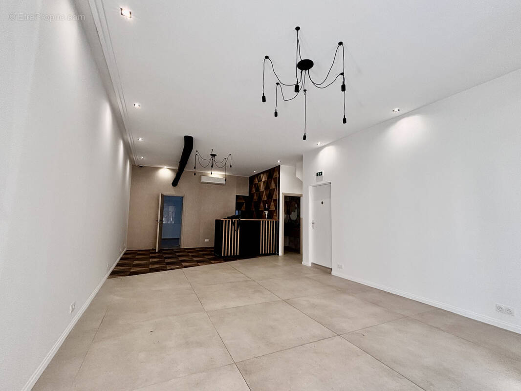 Commerce à MARSEILLE-4E