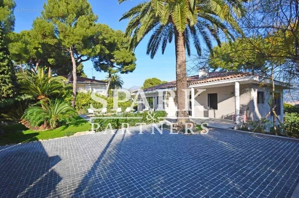 Maison à ROQUEBRUNE-CAP-MARTIN