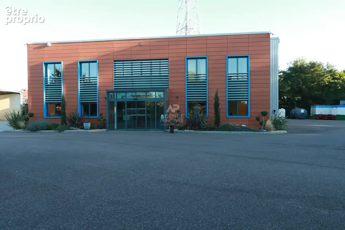 Local d'activité Ennery  - 952 m²  individuel sur 4970 m² de terrain - photo 2