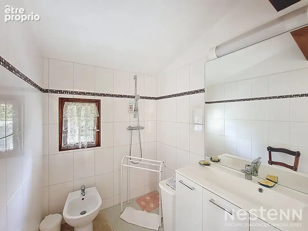 A Vendre Maison de ville en pierre de 123 m² habitable de plain-pied à proximité immédiate des commodités - photo 4