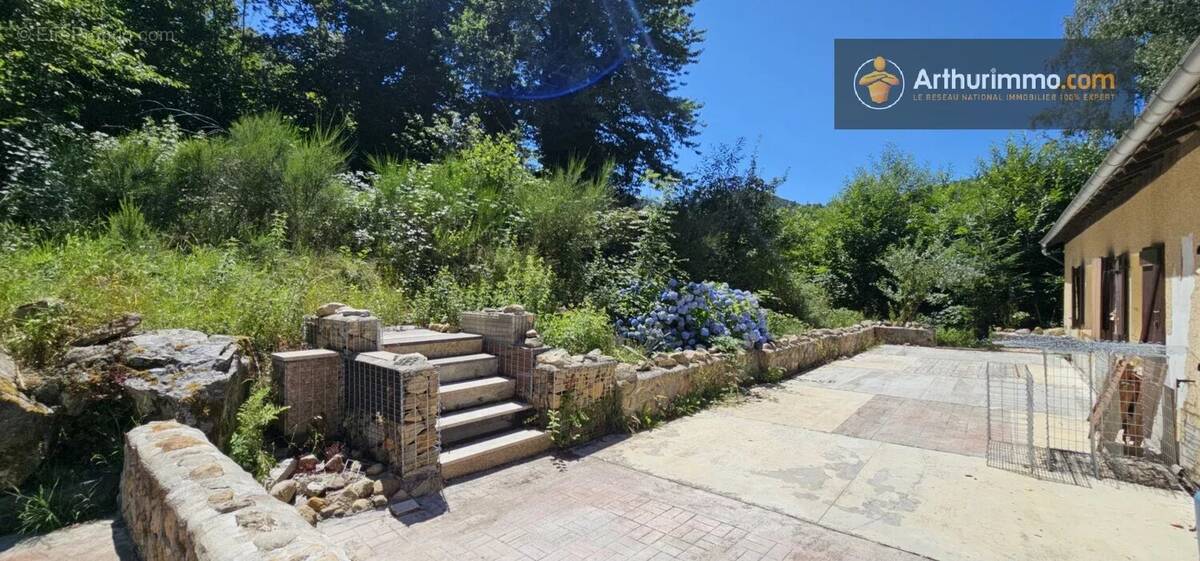 Maison à MONTFERRIER