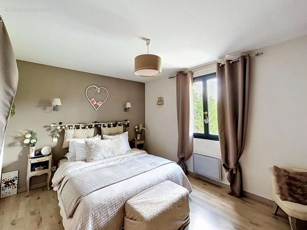 Maison 170 m² à Savonnieres  - photo 6