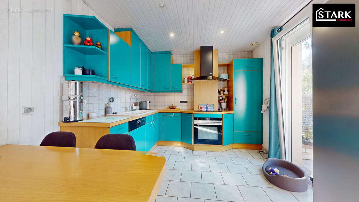 Maison à ISSANS