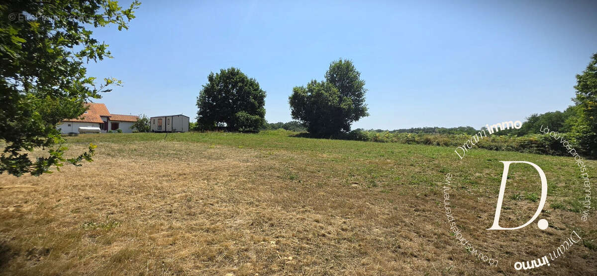 Terrain à SAINT-LON-LES-MINES
