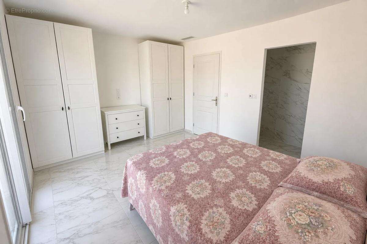 Aussonne - Maison contemporaine 6 pièces de 159 m² - photo 10