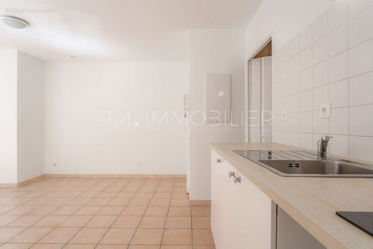 Appartement à MARSEILLE-5E