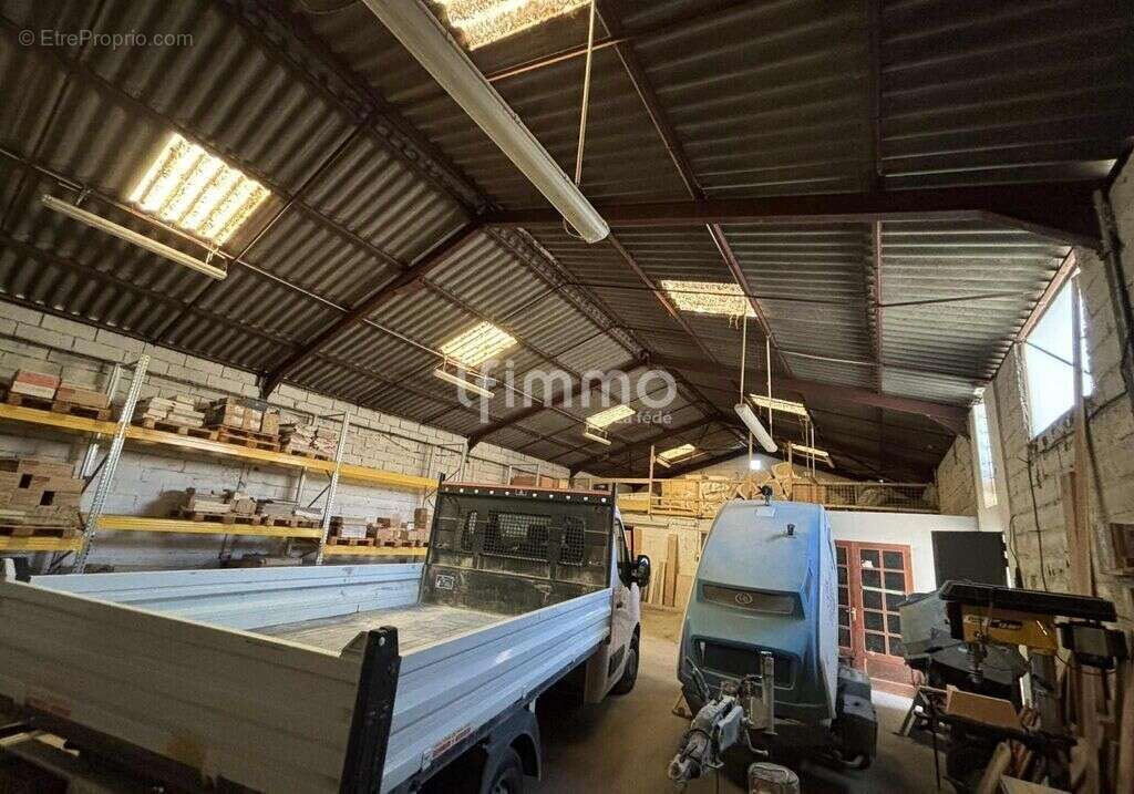 hangar et locaux commerciaux vide - photo 4