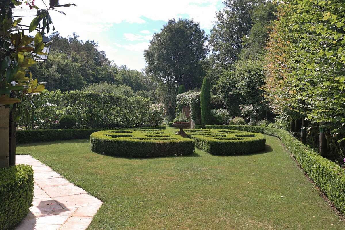 Maison à SAINT-CIRQ-LAPOPIE