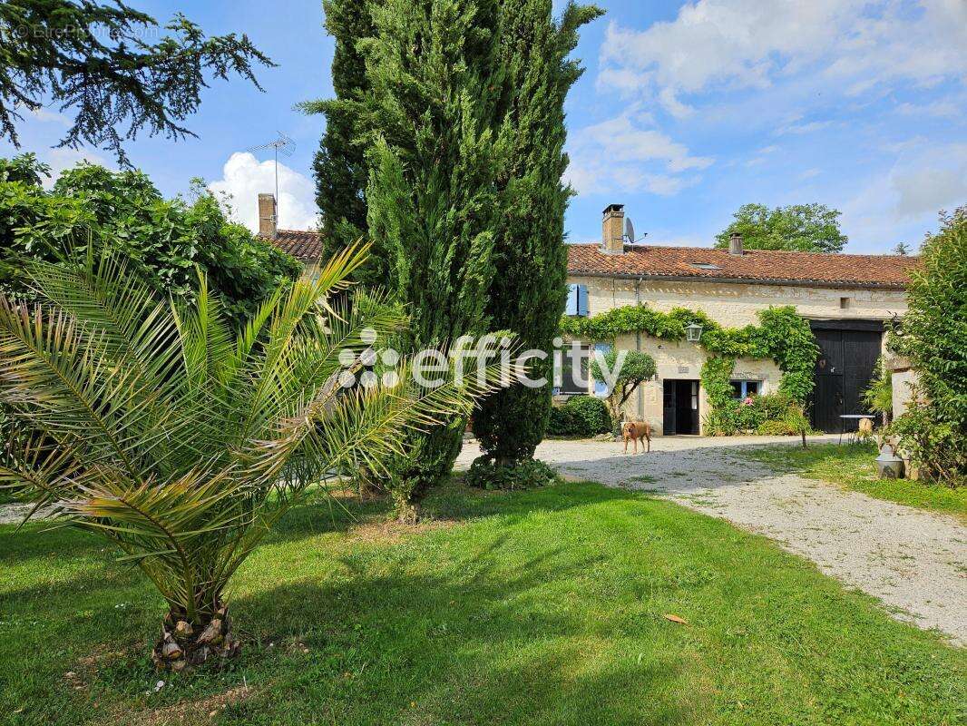 Maison à LA ROCHETTE