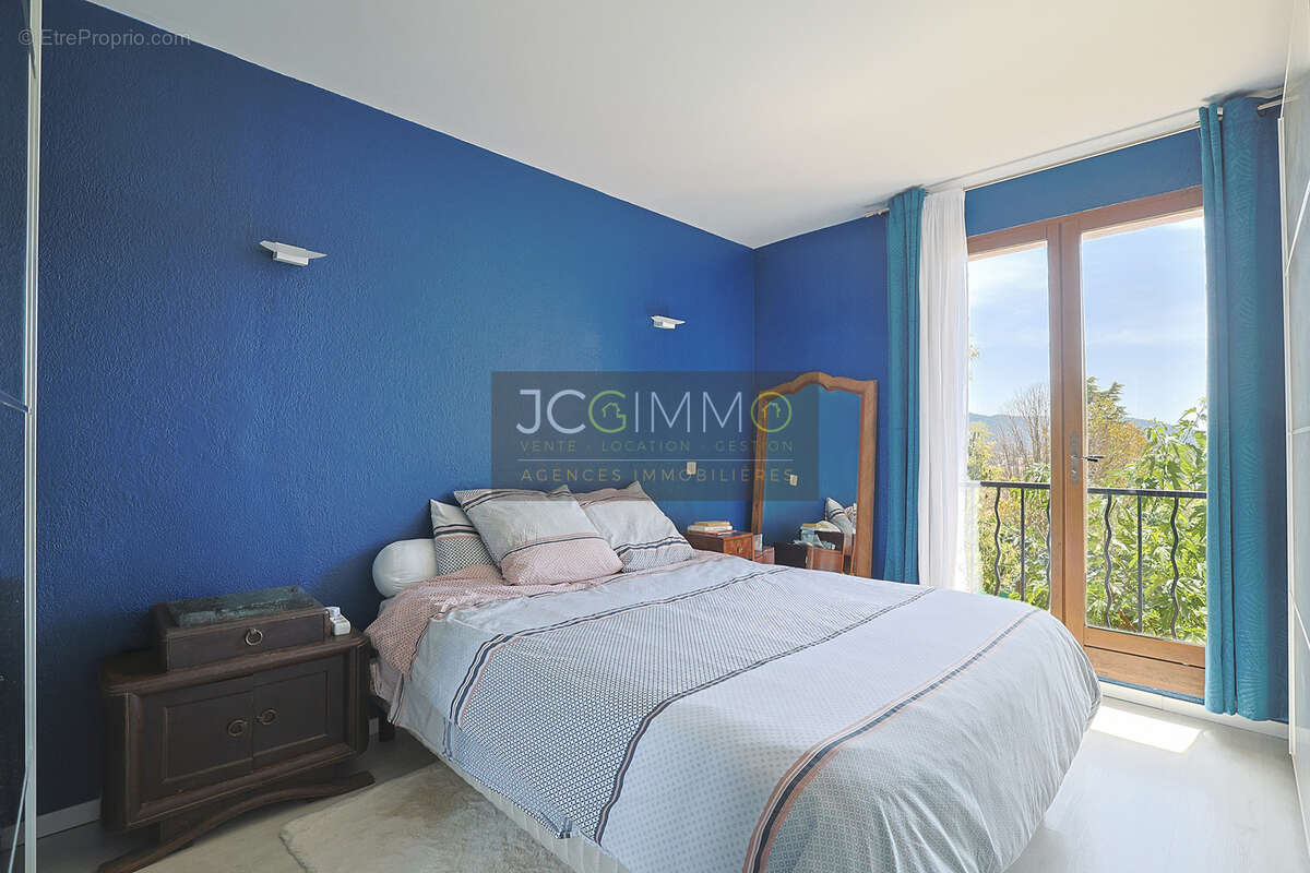 Villa T8 190m2 hab + Dépendance + Piscine + Vue dominante - photo 8