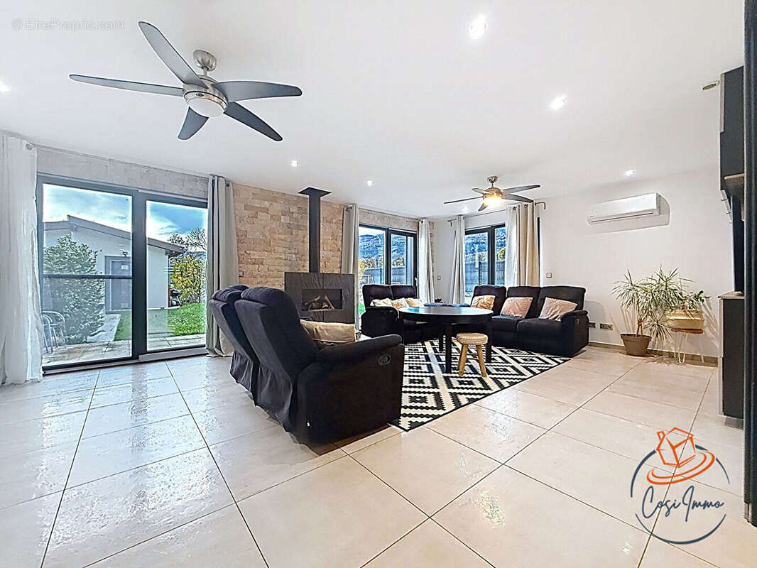 Maison à BELLEGARDE-SUR-VALSERINE