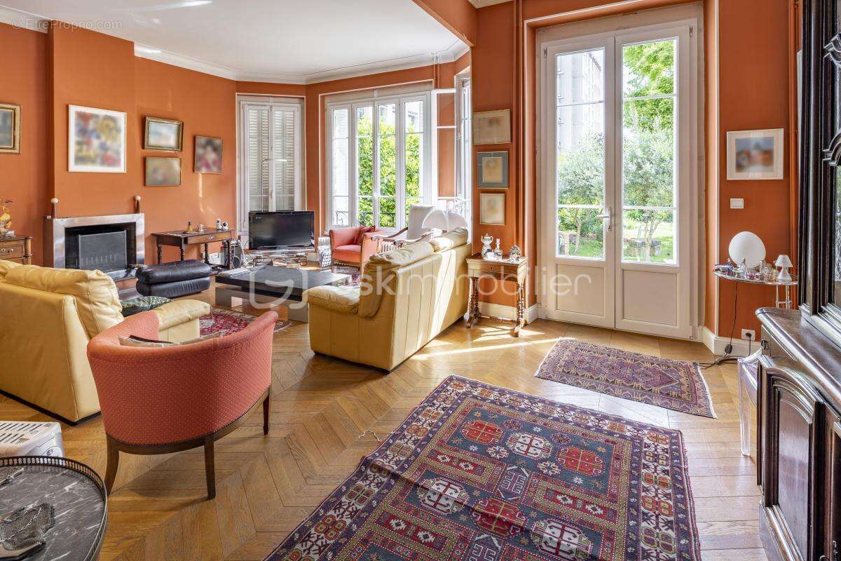 Maison de style anglo-normande, spacieuse et authentique datant de 1900 - photo 9