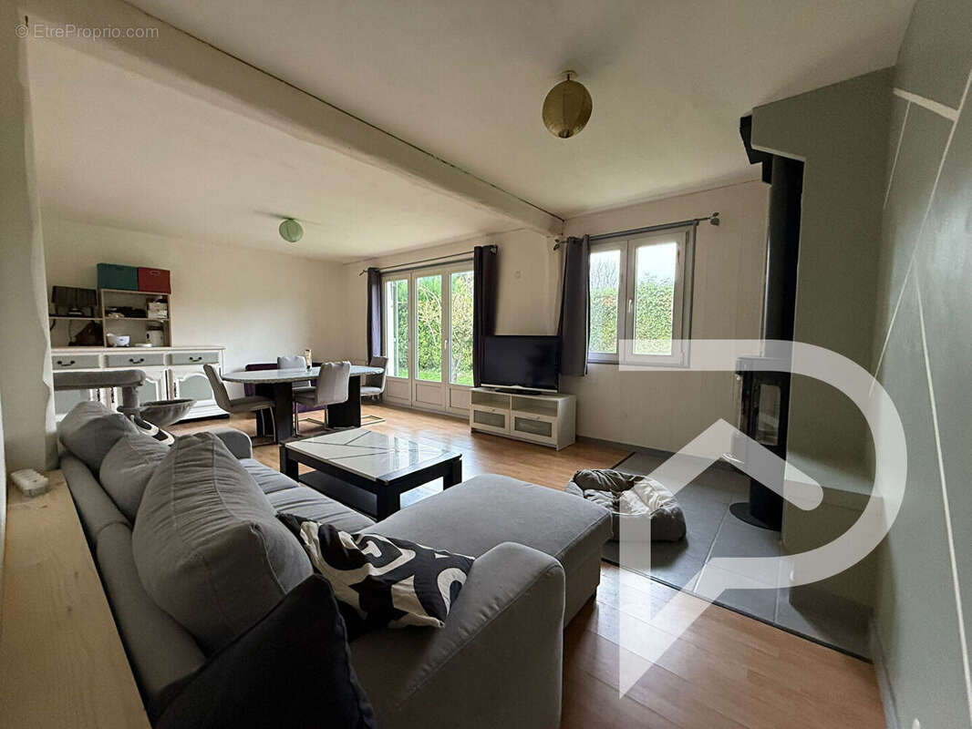 Maison à GRANDFRESNOY