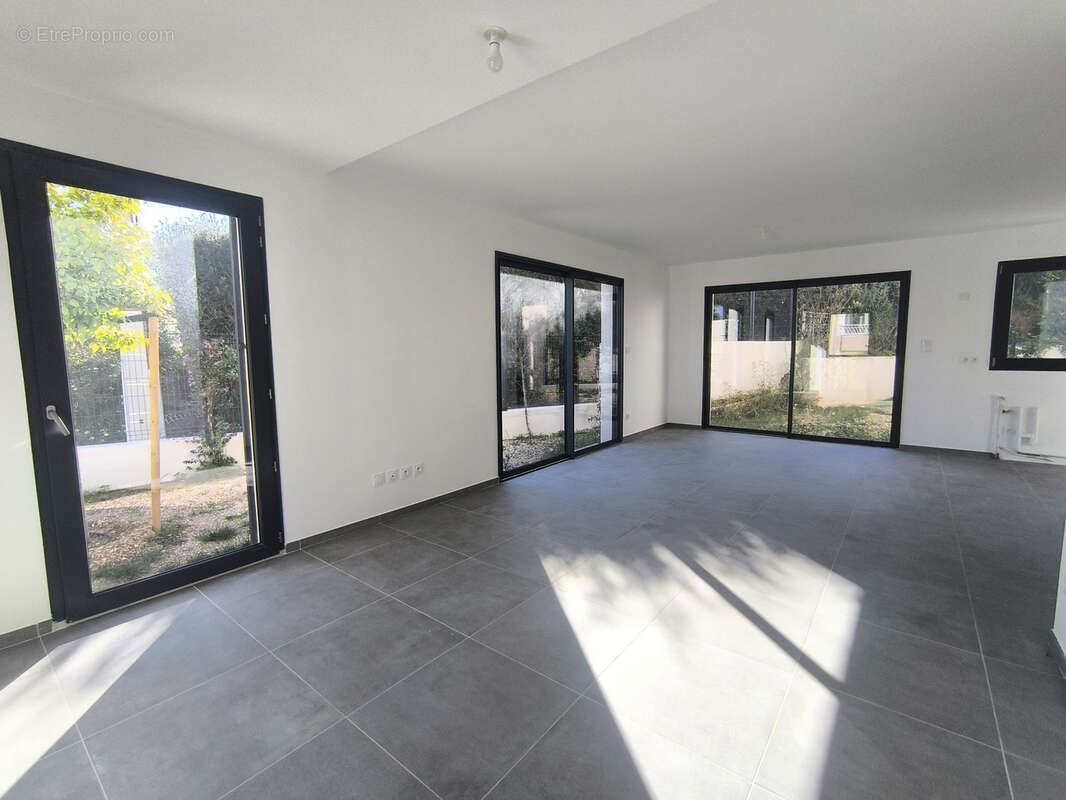 Appartement à SIX-FOURS-LES-PLAGES