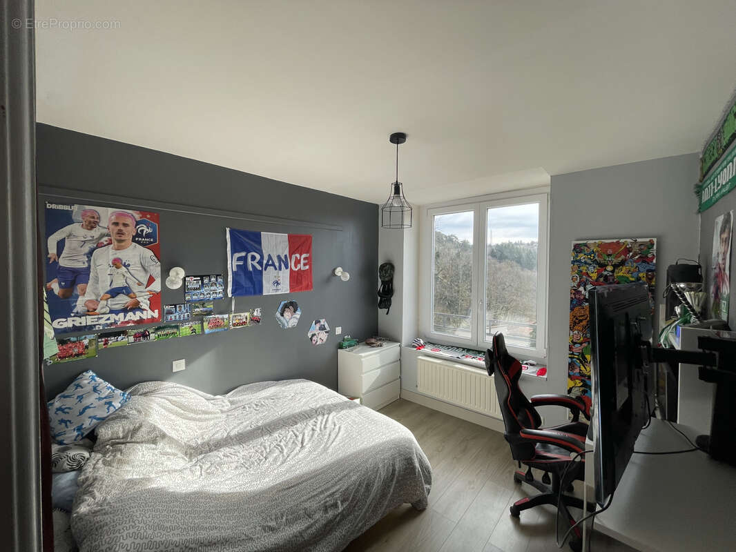 Appartement à SAINT-GENEST-LERPT