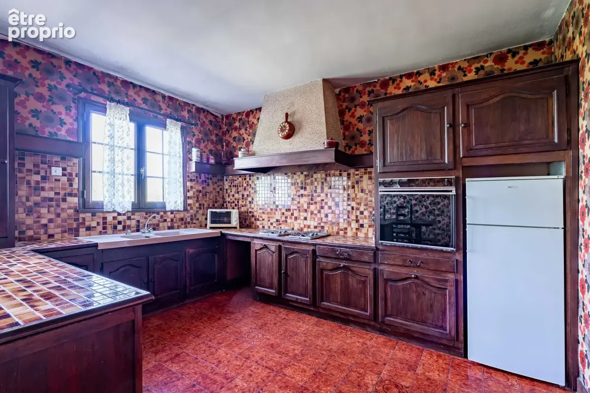 LIMONEST, grande maison de 270 m2 plus sous-sol à rénover sur un terrain de 3185 m2 - photo 8