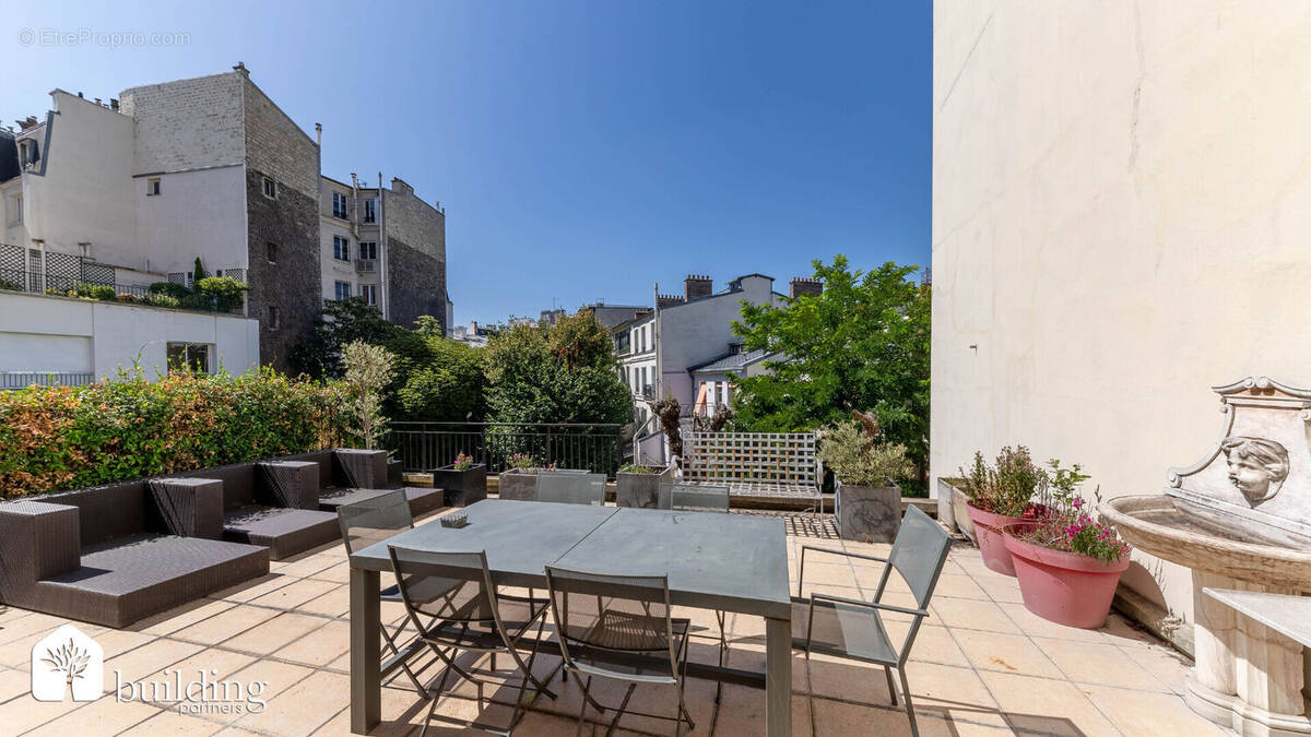 Appartement à PARIS-17E