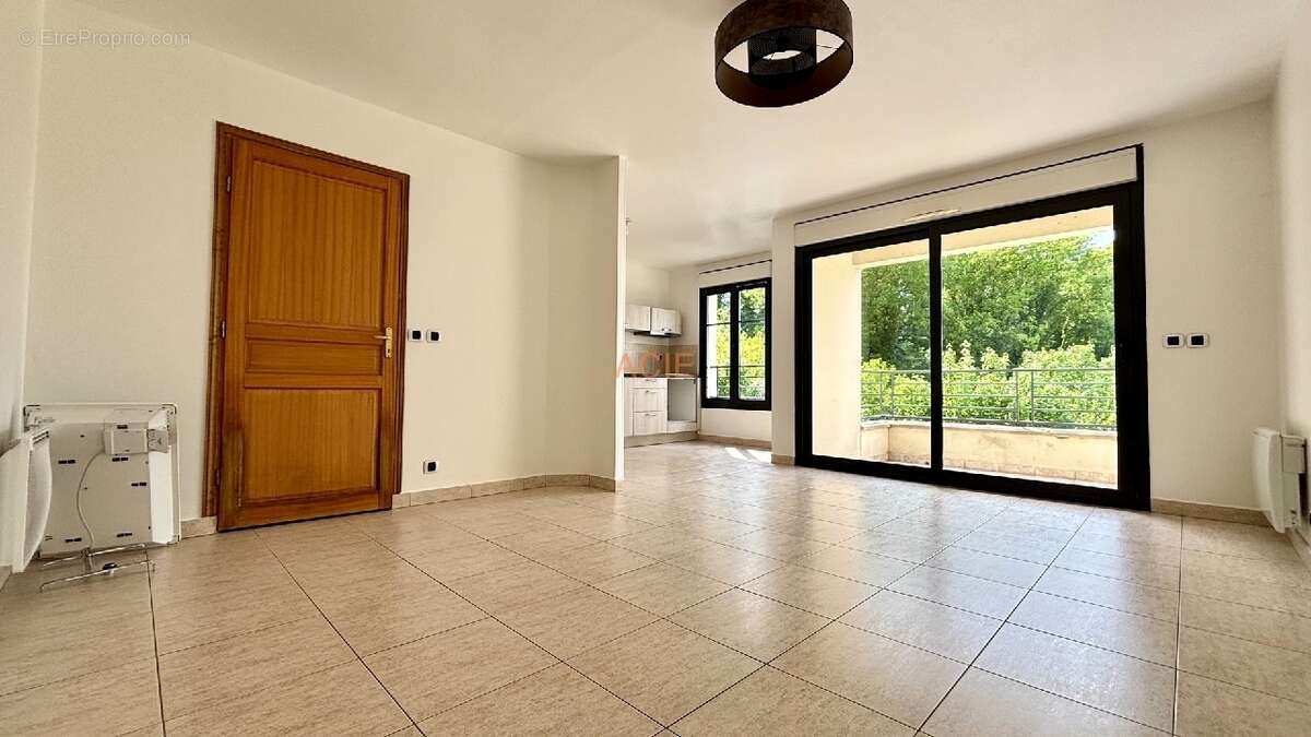 Appartement à LOUVRES