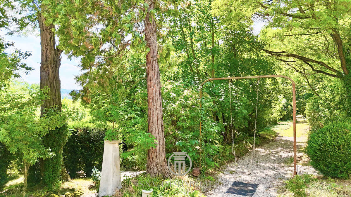 Maison de maître avec vue rénovée avec nombreuses dépendances, jardin - photo 20