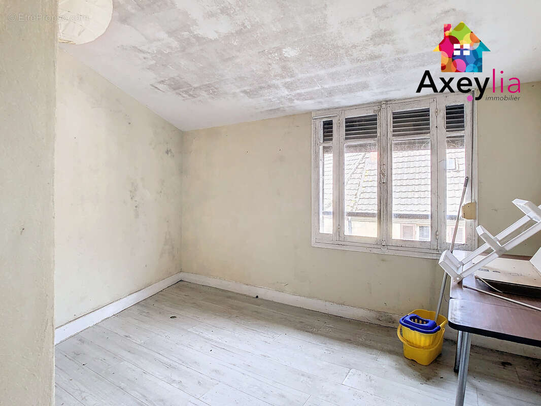 Appartement à TOULON-SUR-ARROUX